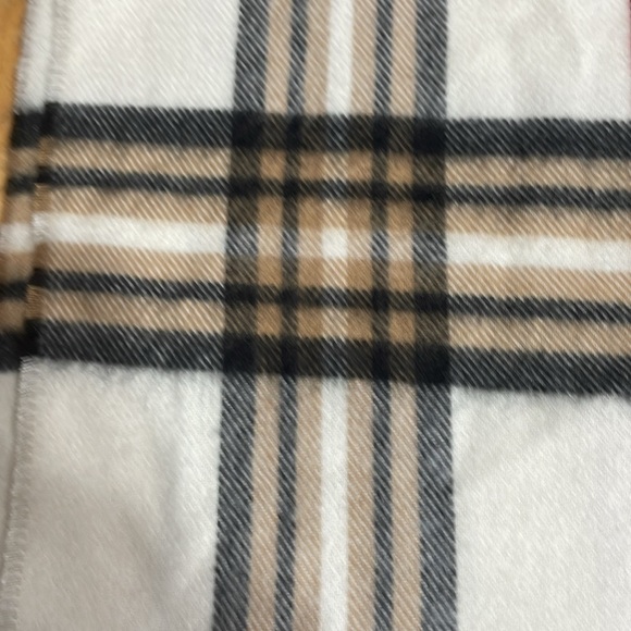 FRAAS cashmink plaid scarf - Picture 3 of 4